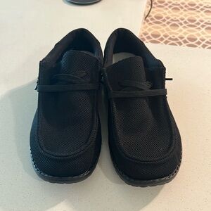 Black slip on comfortable & casual NEW size 8 (39)
